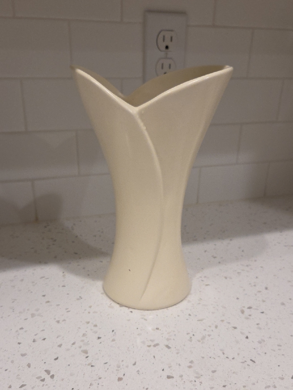 Red Wing Vintage Vase 1625